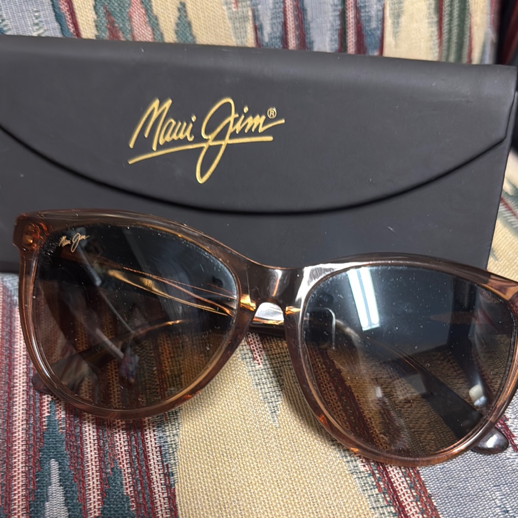 Maui Jim Brown Grooming Kit